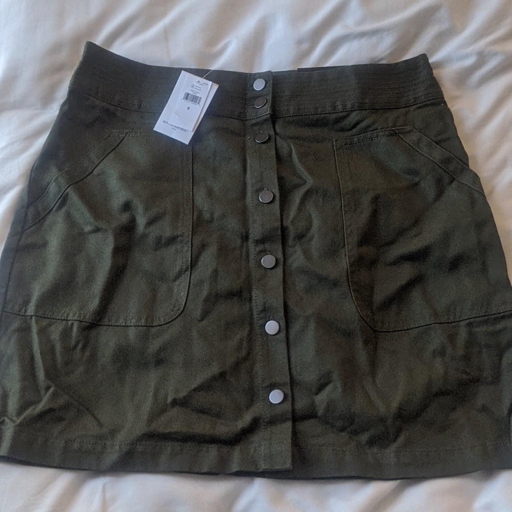 Banana Republic Green Skirt, NWT